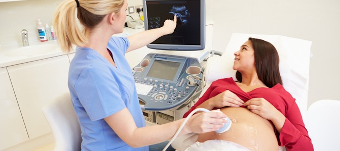 pregnant-woman-ultrasound
